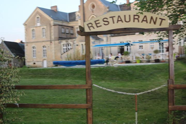Logis Le Port Saint Aubin Morannes sur Sarthe-Daumeray Exterior foto